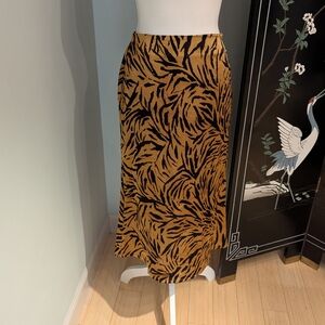 Dress Forum Los Angeles Wms Small Animal Print Midi Skirt Goldenrod Black 163A